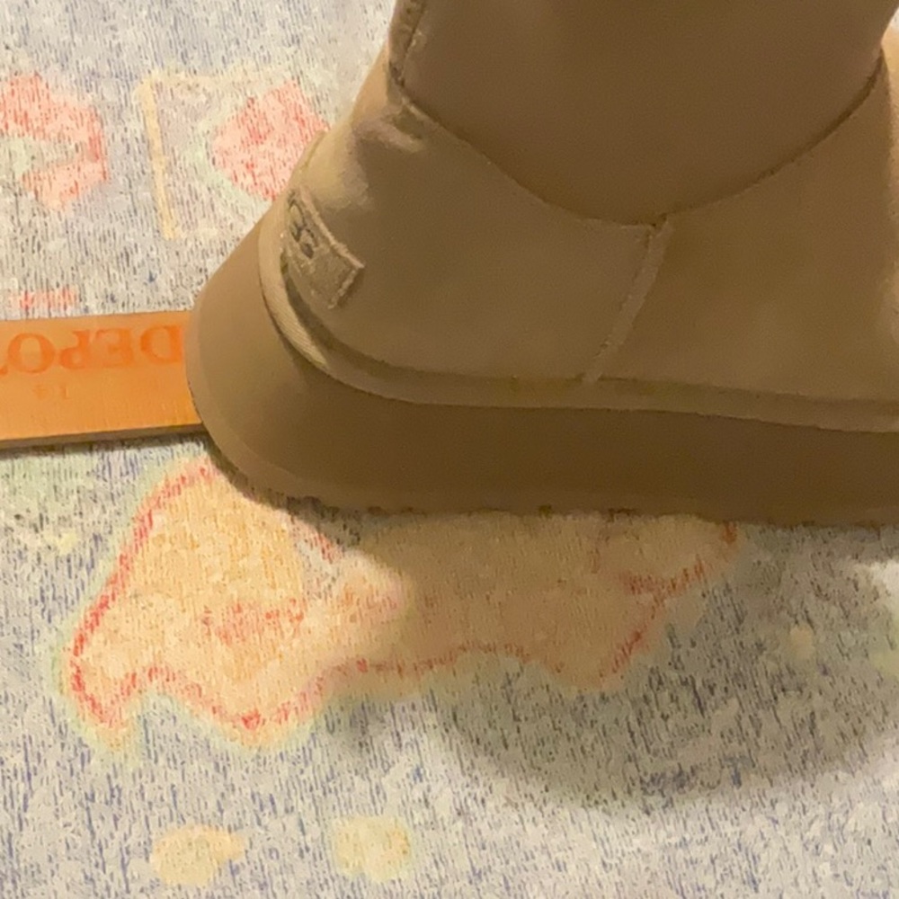 UGG Platform Boots in Sand Size 10, NWT - Picture 15 of 16